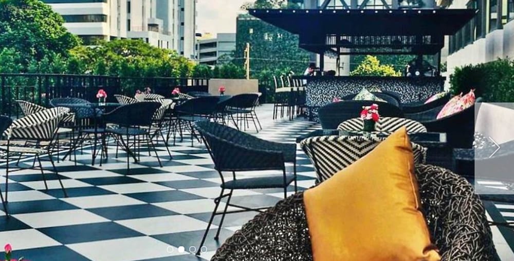 Evergreen Laurel Hotel 63/69