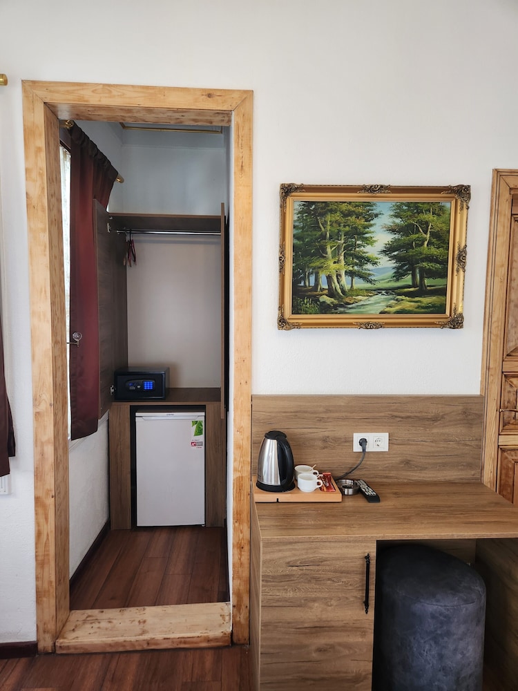 W. House Kadikoy 12/60