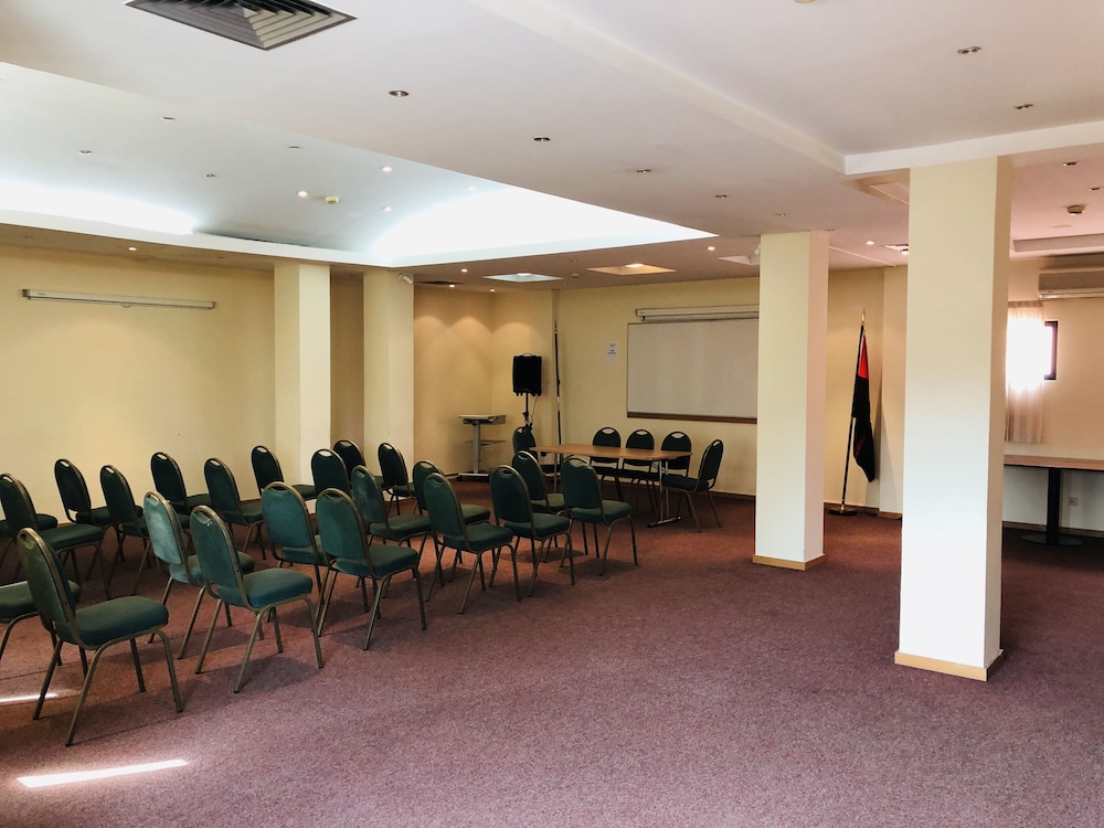 Golden Park Hotel 19/24