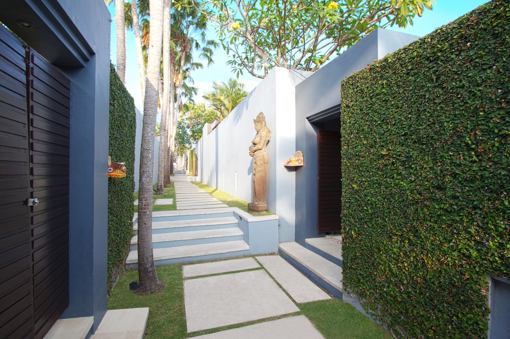 KEMBALI VILLAS 37/50
