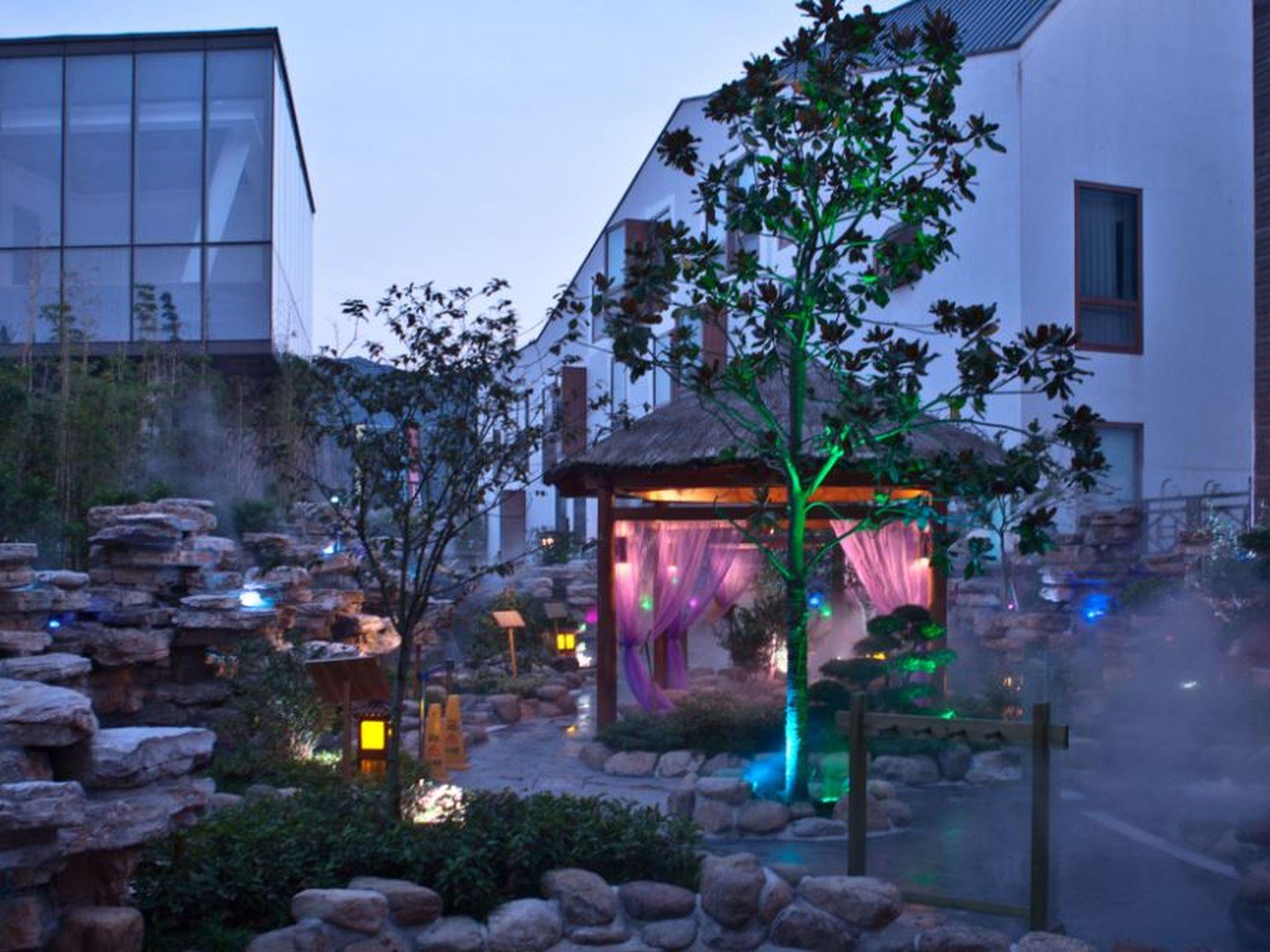 HOTEL SCHOLARS SHUSHAN HOT SPRINGS RESORT 30/35