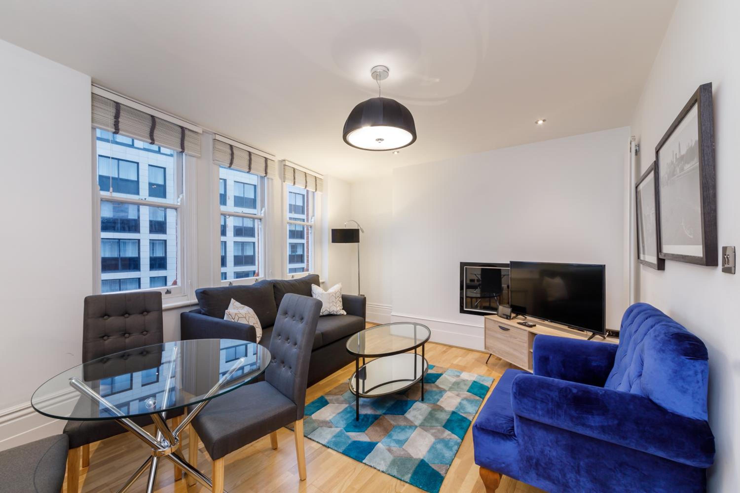 Garrick Mansions by Aeria Apartments 14/19