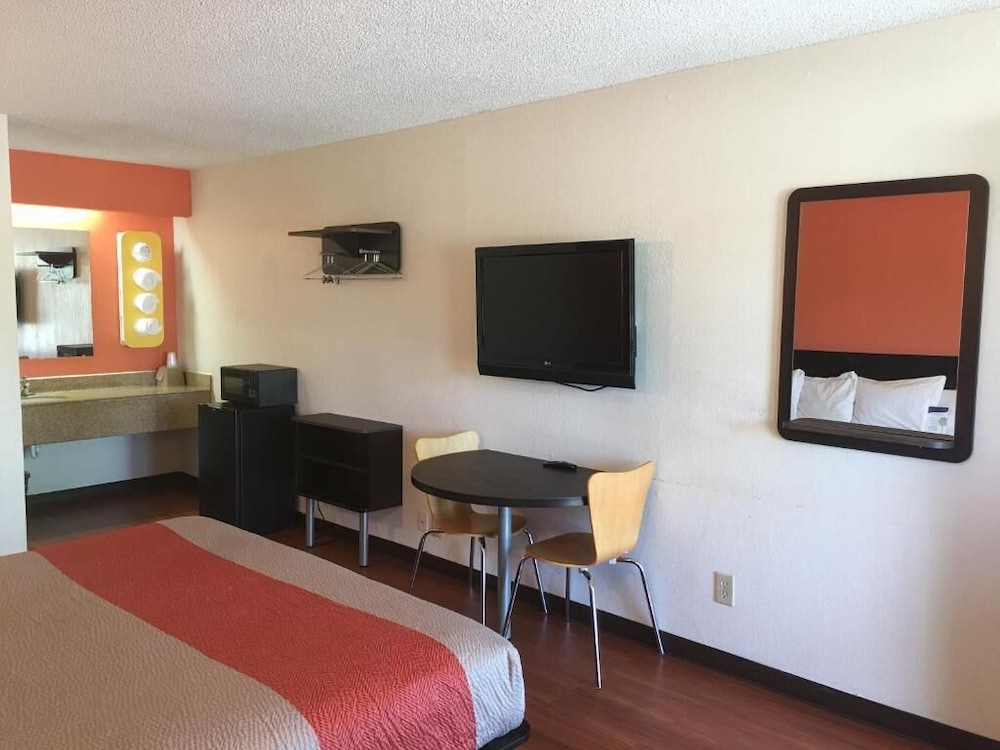 Motel6 Richmond, VA - Midlothian Turnpike 25/46