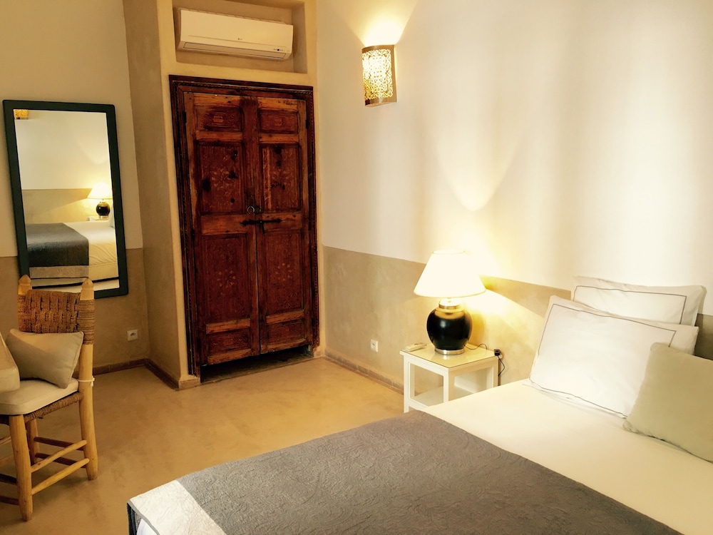Riad Tawargit 27/50