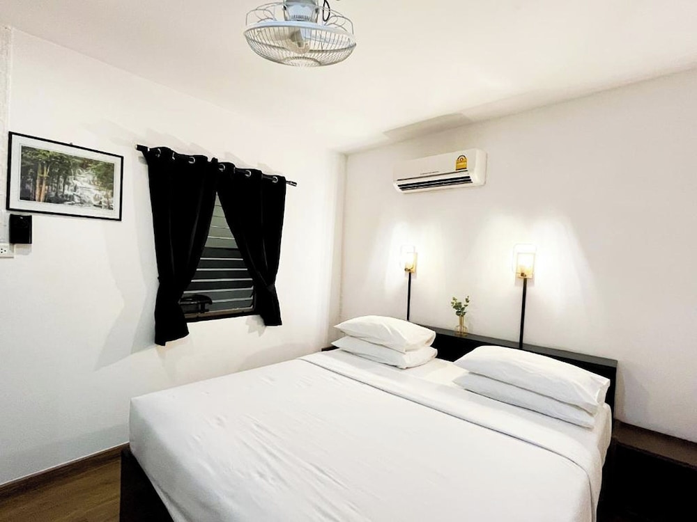 Super, Premier, King Bed, Terrace