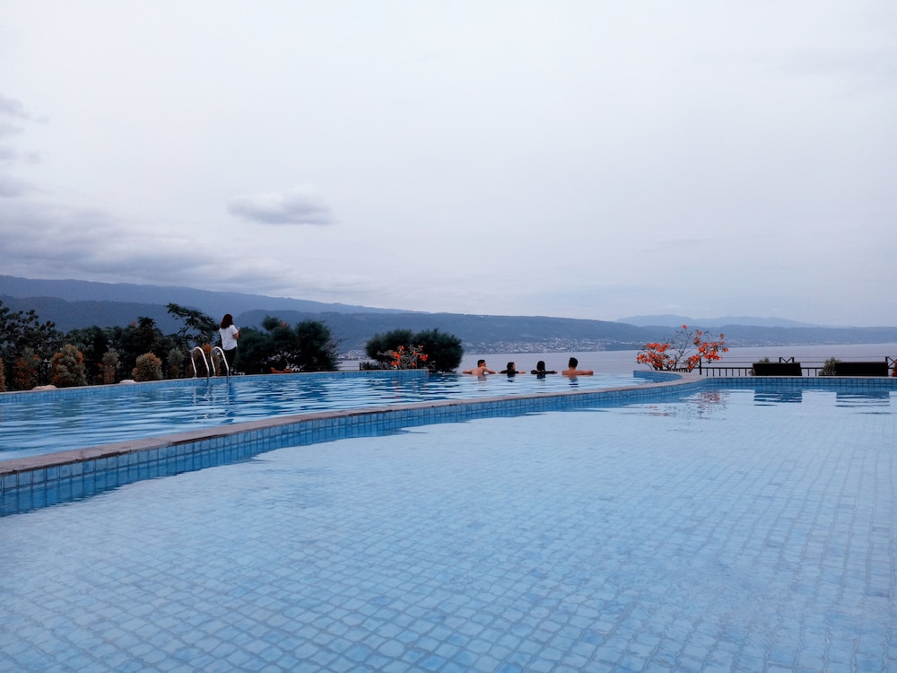 Hotel Santika Luwuk Sulawesi Tengah 7/42