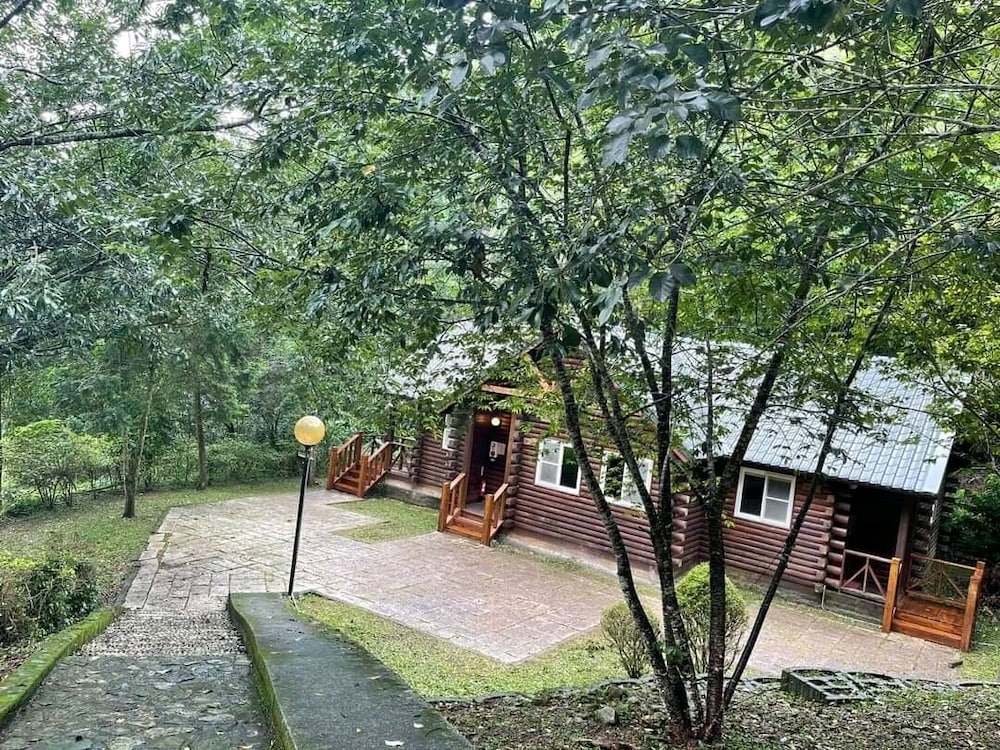 Sun Moon Lake Youth Activity Center Hostel 26/37