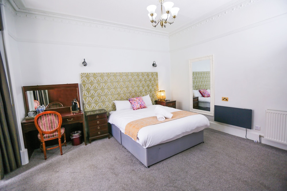 Lovat Hotel 17/42