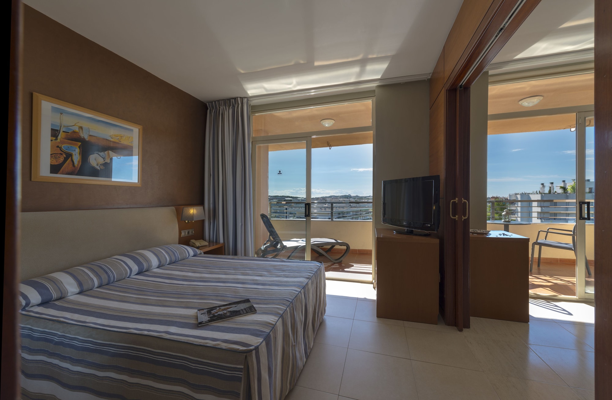 SUITE, 1 DOUBLE AND 1 SINGLE BED, BALCONY