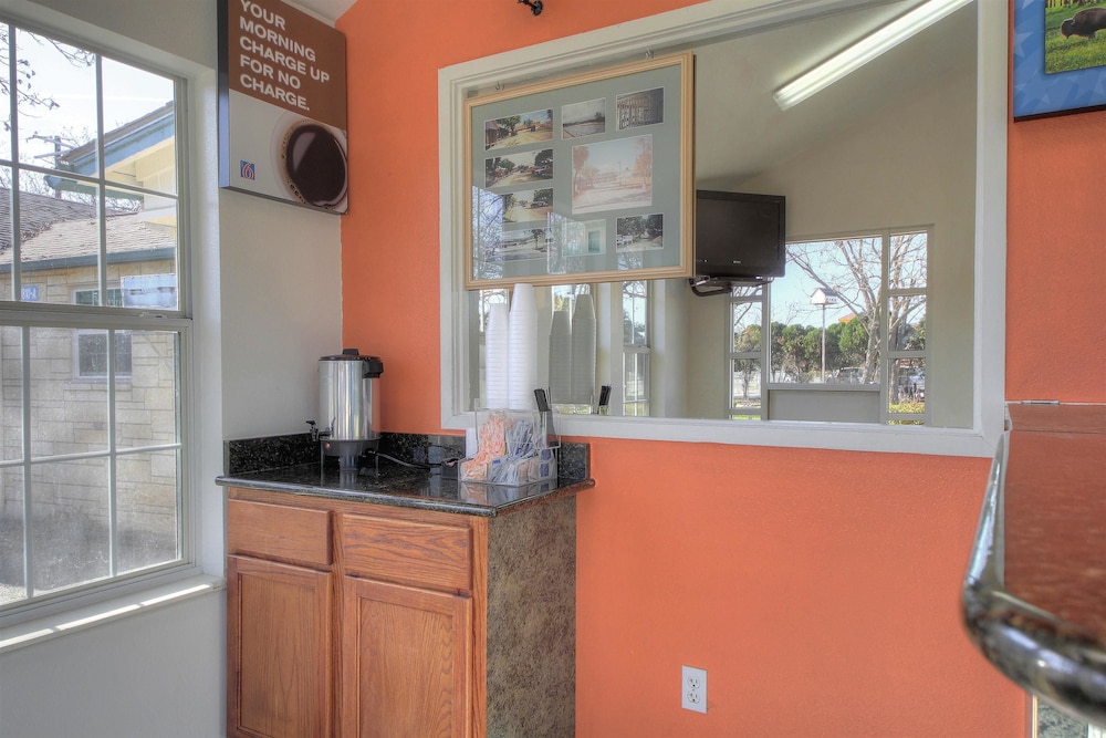 Motel6 Kerrville, TX 8/42