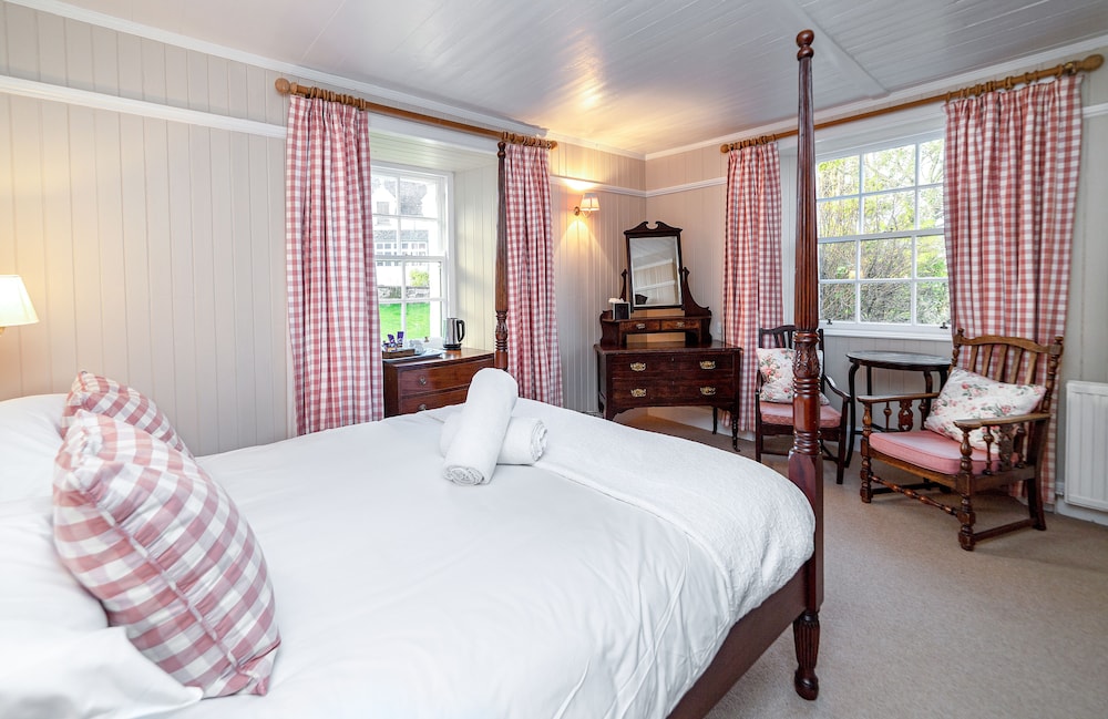 Eilean Iarmain Hotel 7/35
