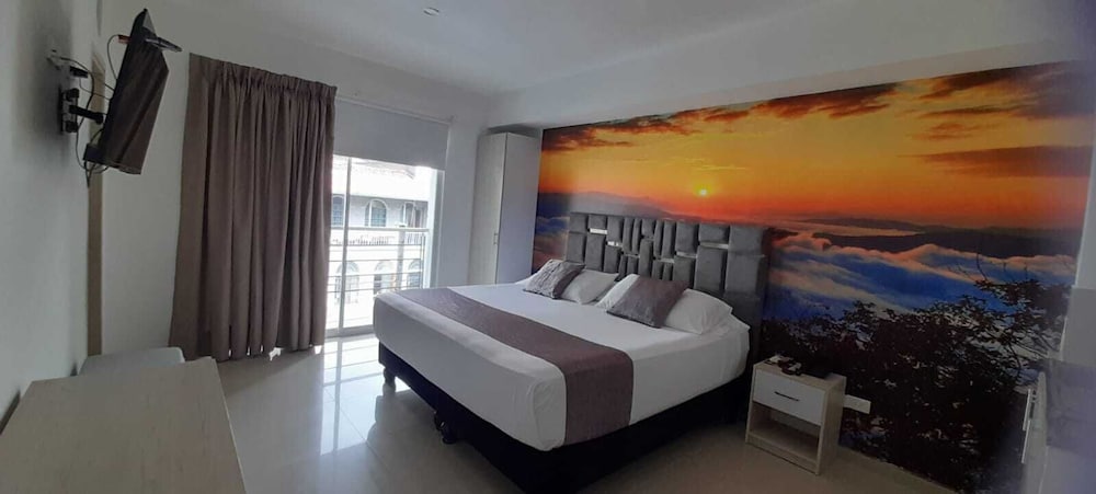 DELUXE, DOUBLE BED