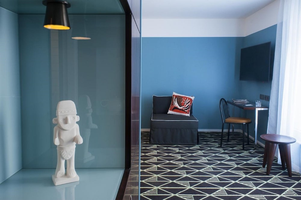 Hotel Eiffel Blomet 22/68