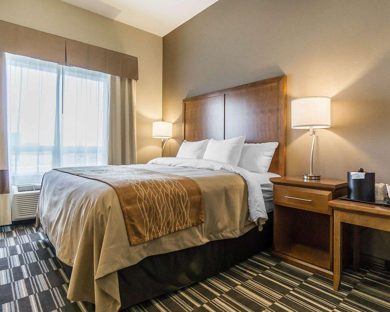 Comfort Inn & Suites Edmonton International Airport 7/28