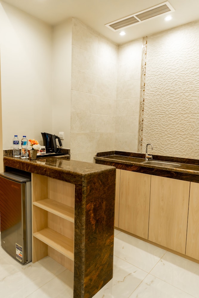 Lamar Azur Hotel 6/39