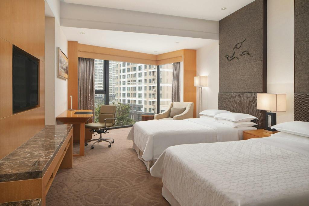 Guest Room, Superior, 2 Double Beds, Sea and Skyline View
