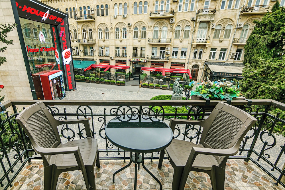 Bristol Hotel Baku 33/51