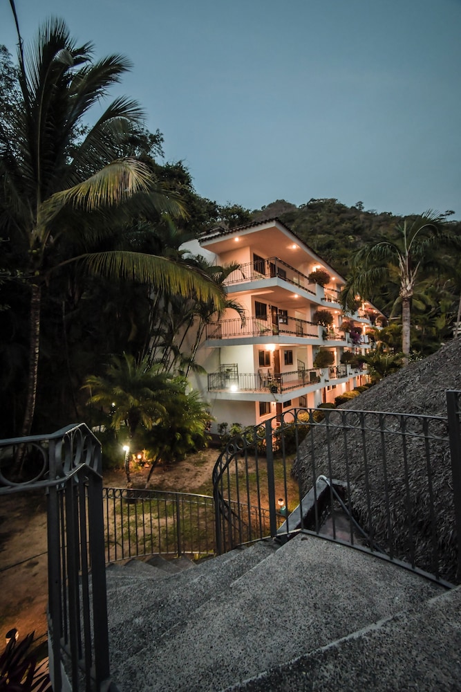 Hotel Casa Iguana Mismaloya in PUERTO VALLARTA