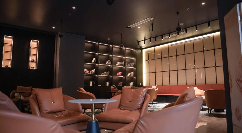Ramada by Wyndham Vientiane Central 35/54