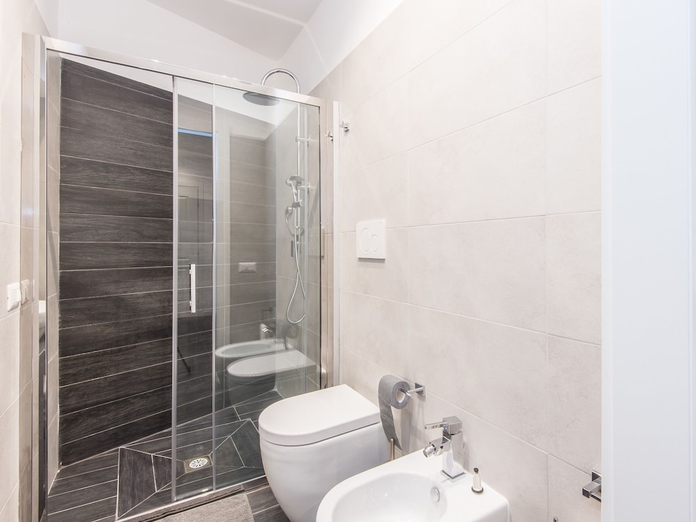 Vatican Luxury Suites 61/65