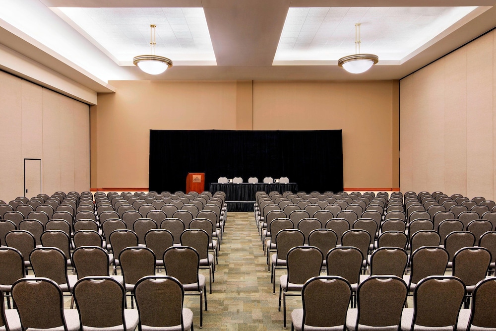 Delta Hotels by Marriott Midwest City at the Reed Conference Center 38/43