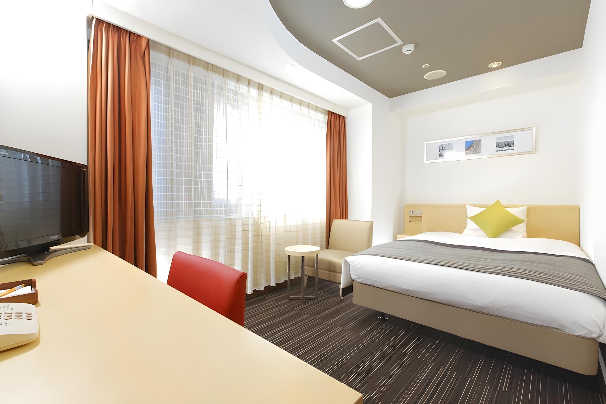 STANDARD, DOUBLE BED, NO CLEANING SERVICES, SMOKING