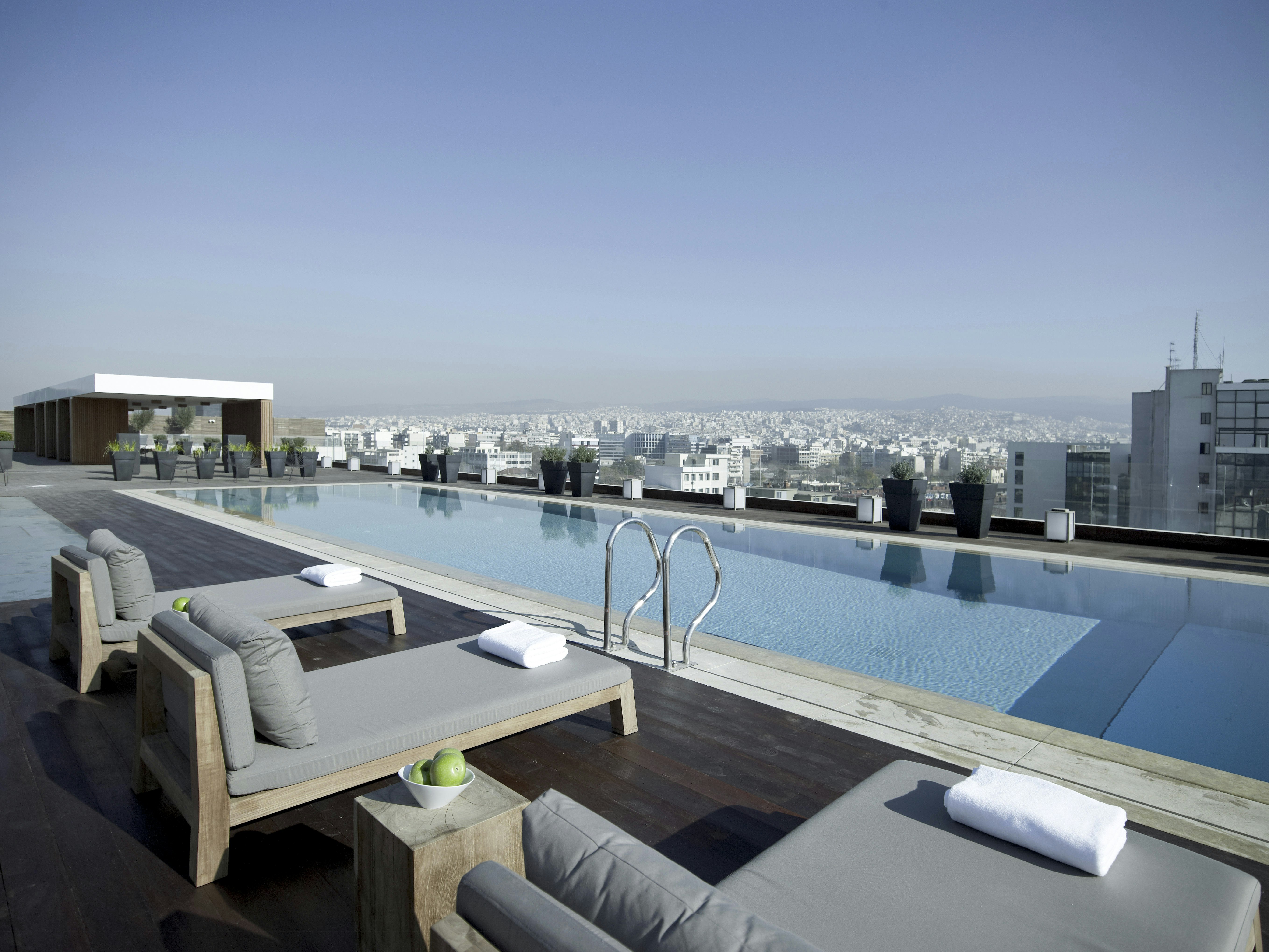 The Met Hotel, a Member of Design Hotels 51/53