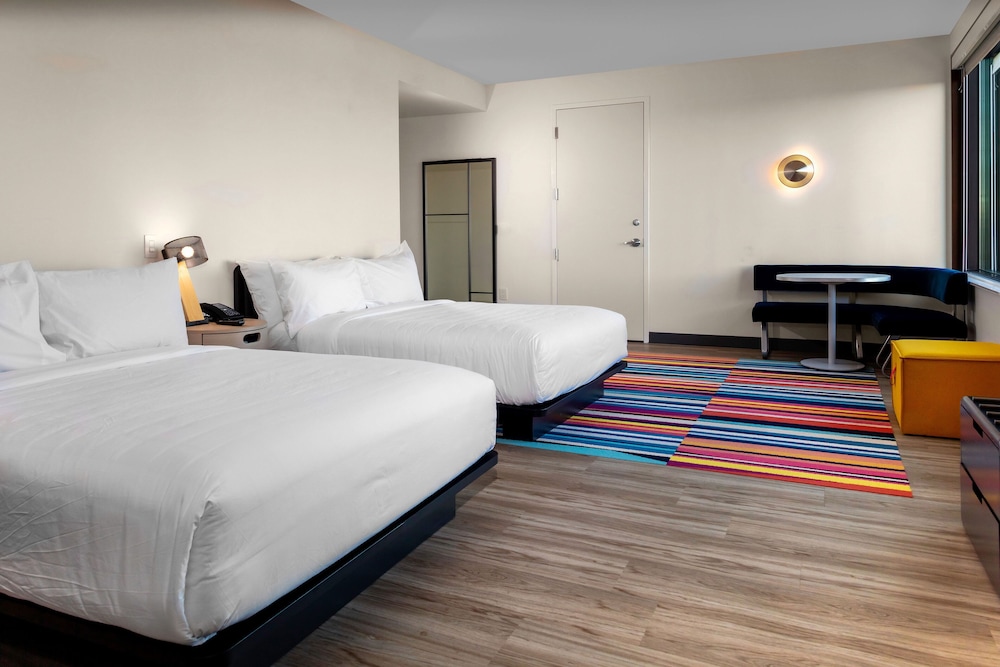 Aloft Atlanta at The Battery Atlanta 8/38