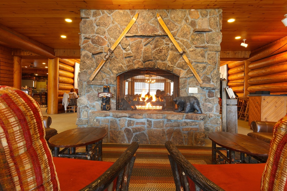 Headwaters Lodge And Cabins At Flagg Ranch 34/55