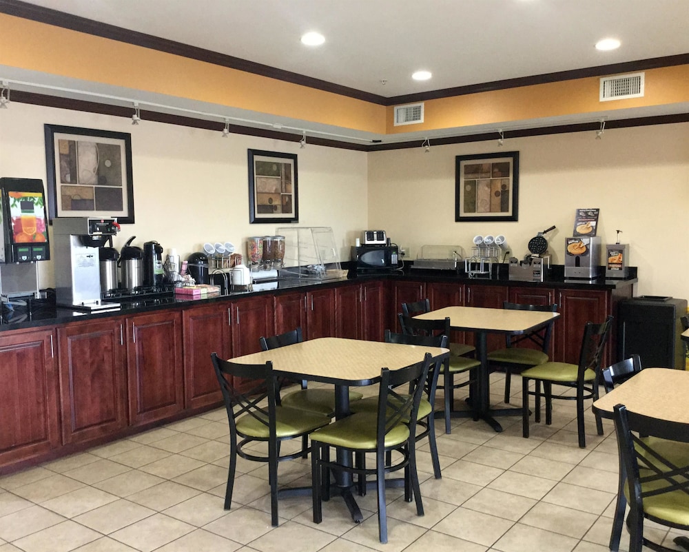 Americas Best Value Inn St. Robert 18/22