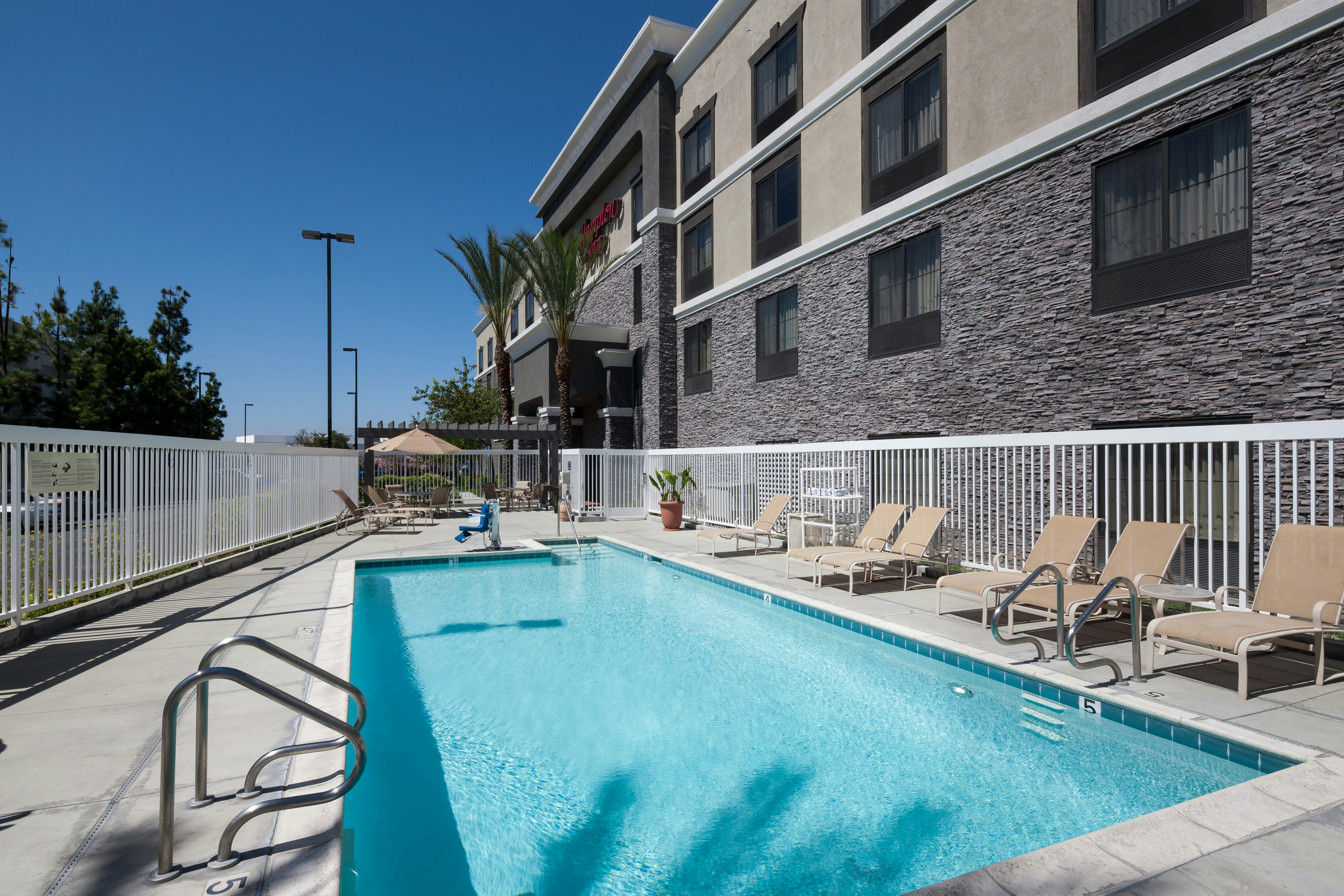 Hampton Inn Los Angeles-Orange County-Cypress 40/40