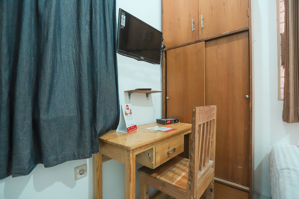 Oyo 150 Harmoni Residence 4/19
