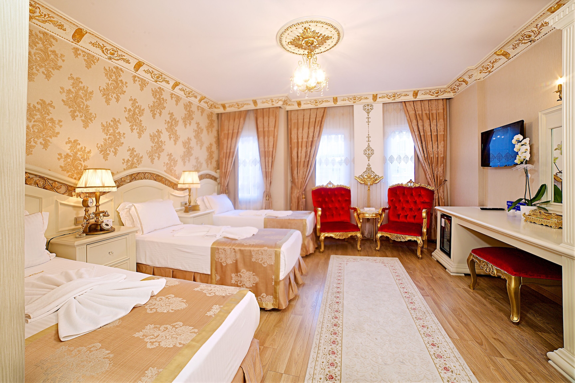 ROOM, TRIPLE