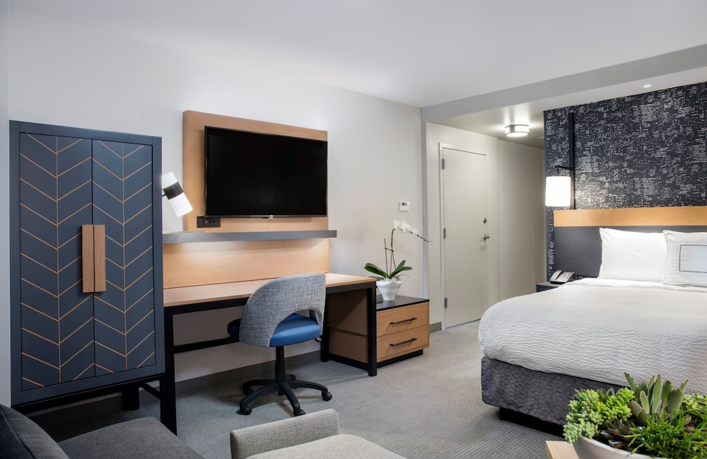 Courtyard by Marriott Boston Downtown/North Station 14/51