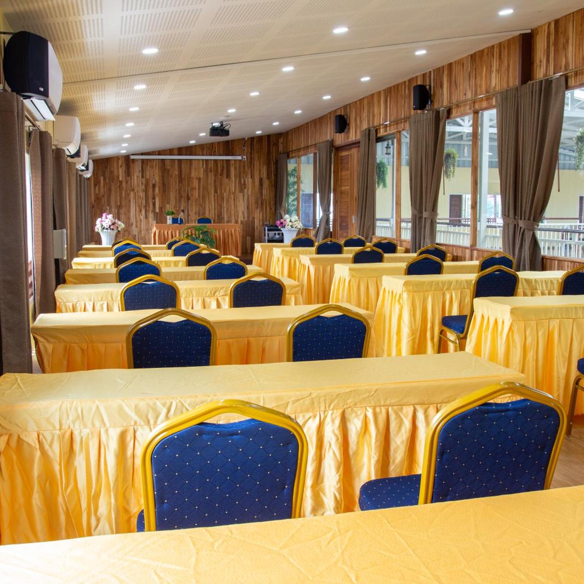 Nonnee Lampang Hotel 36/40