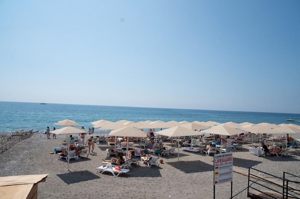 Istanbul Beach Hotel 47/50