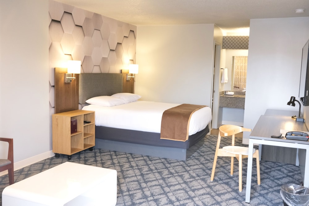Regency Inn 29/72