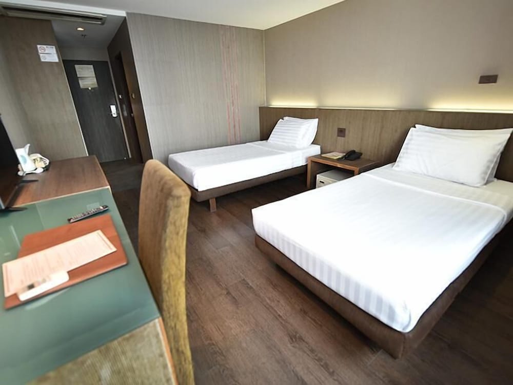BANGKOK CITY HOTEL 10/24