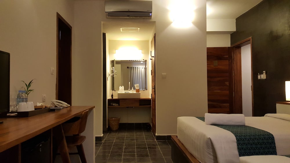 Patio Hotel & Urban Resort 33/73