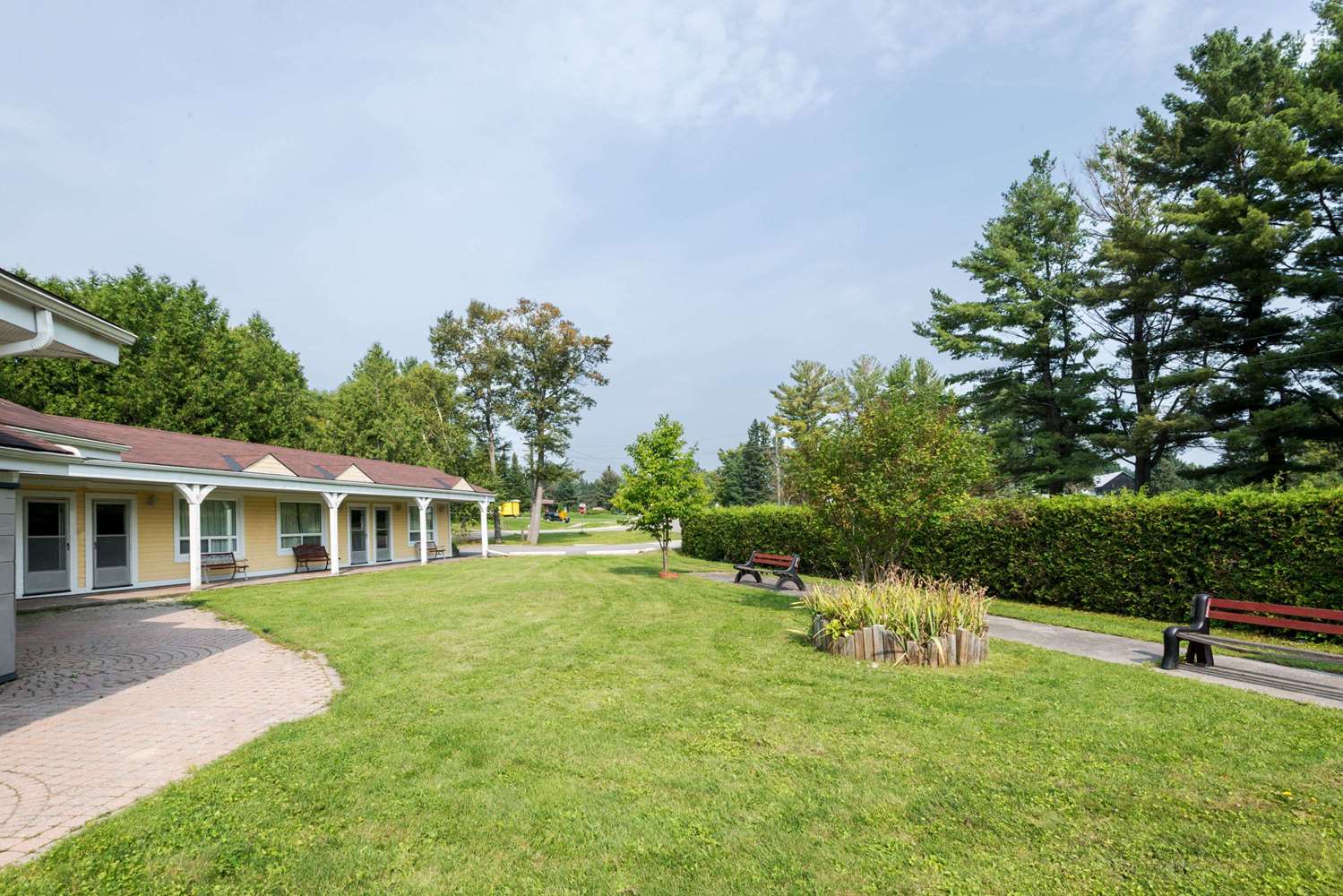 Knights Inn Bracebridge 7/7