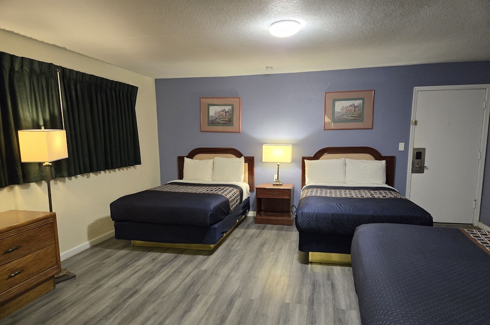 جناح بسريرين كوين، Rodeway Inn & Suites Blythe I-10, CA 4/10