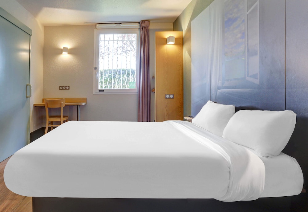 Room at B&B Hotel Chalons En Champagne, CHALONS-EN-CHAMPAGNE