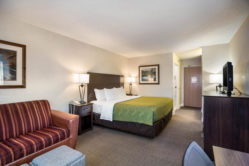 Quality Inn & Suites Pueblo West 9/43