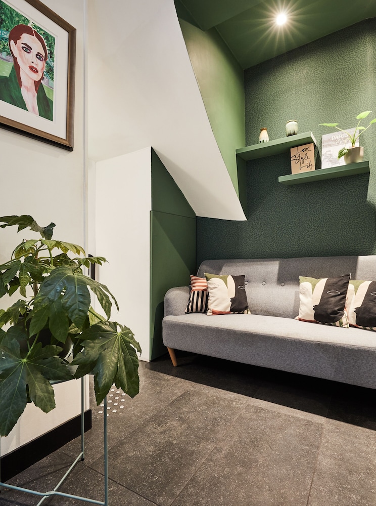 Hotel Petit Lafayette 33/50