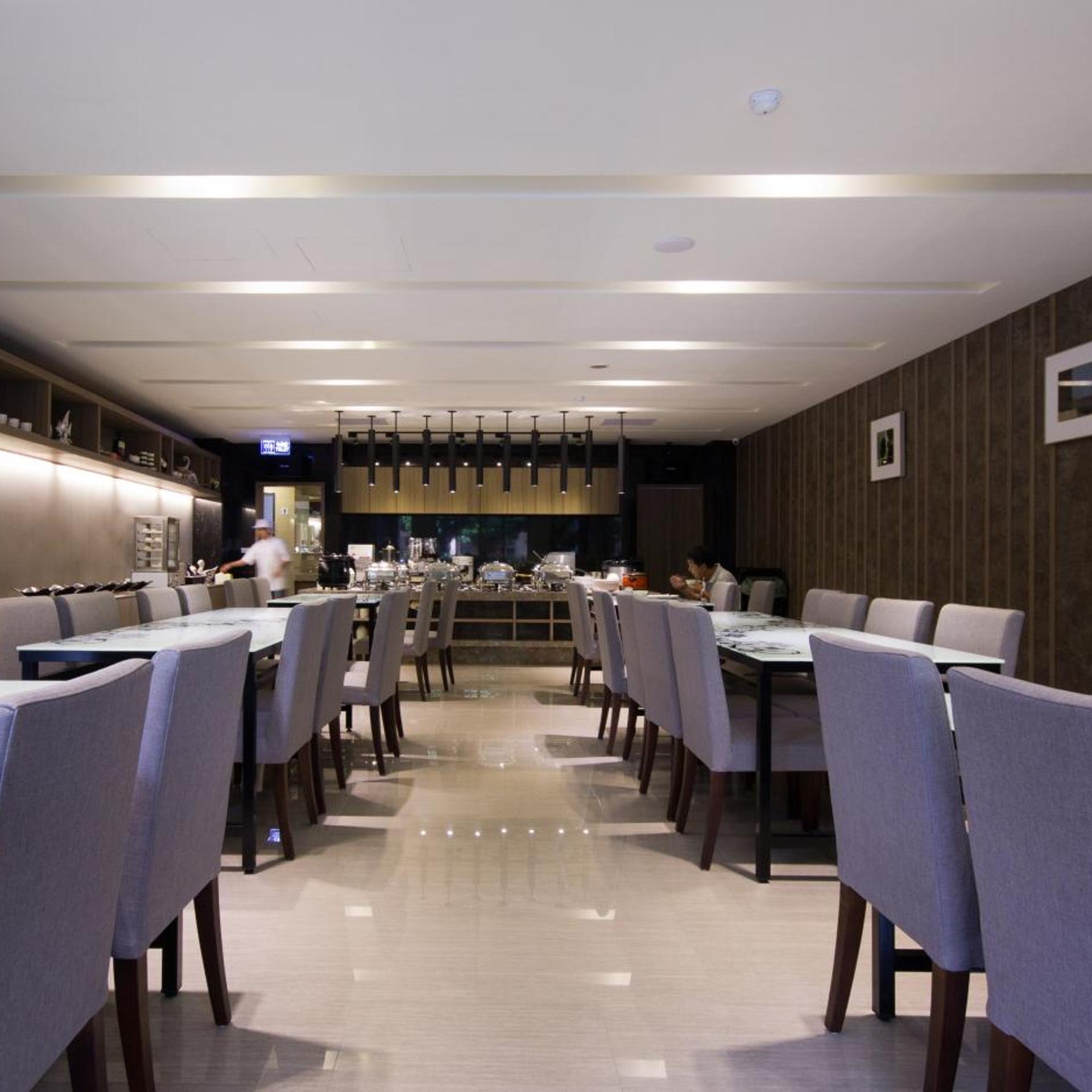 Royal Guest Hotel 37/41