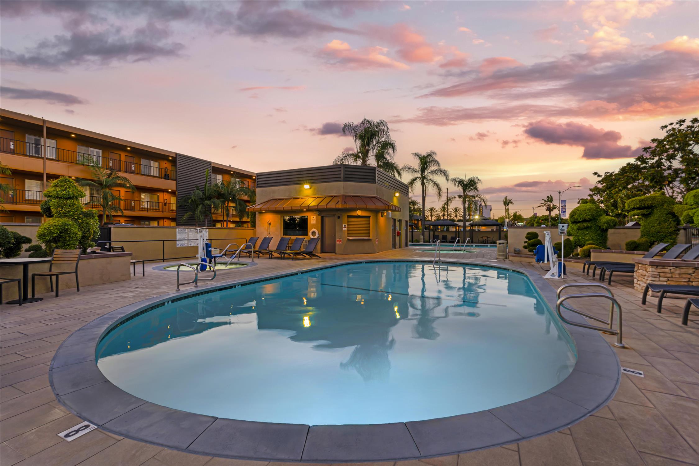 Best Western Plus Stovall's Inn 35/36