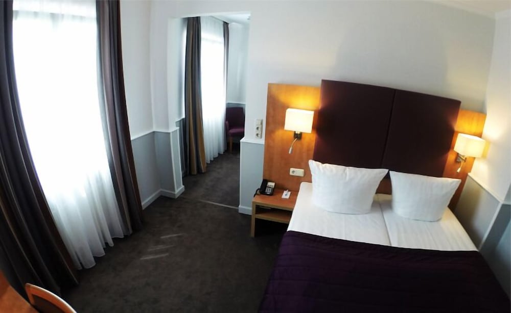 Hotel Niederrad 8/29