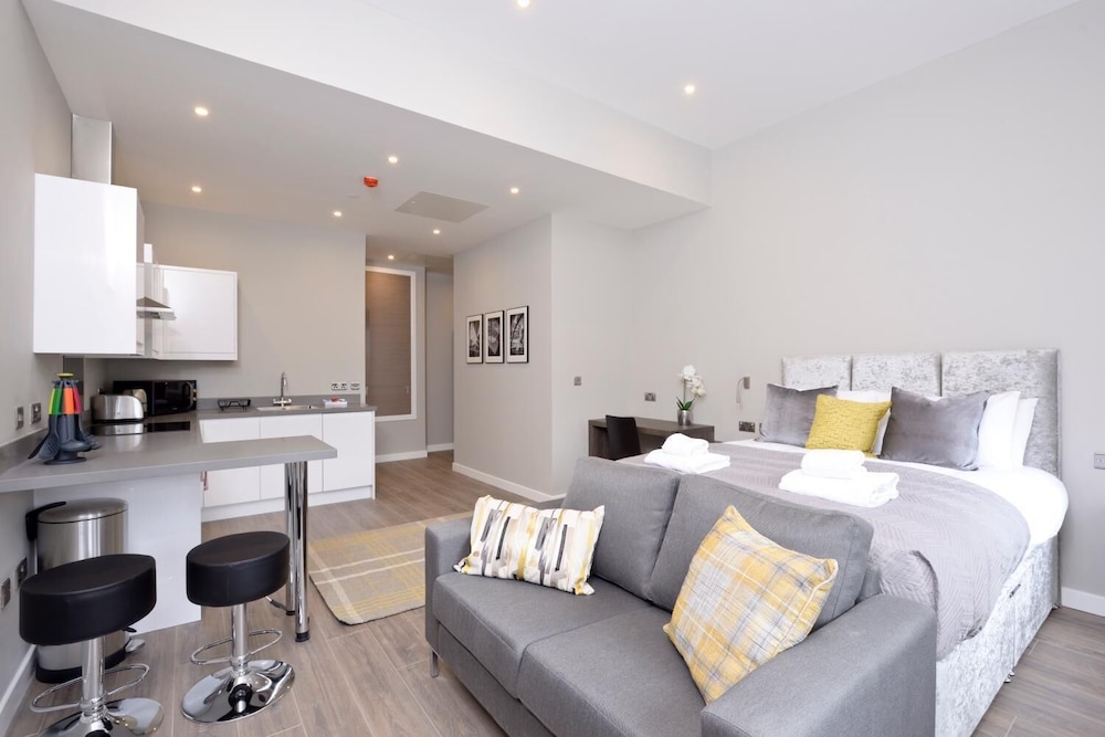 Destiny Scotland Apartments At Nelson Mandela Place 9/17