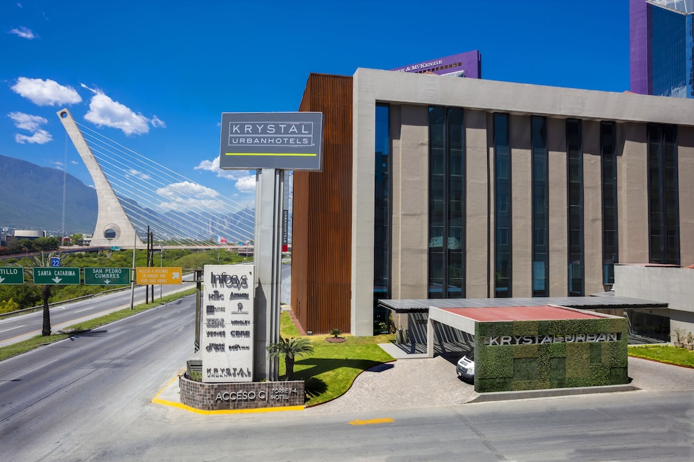 Krystal Urban Monterrey 3/77