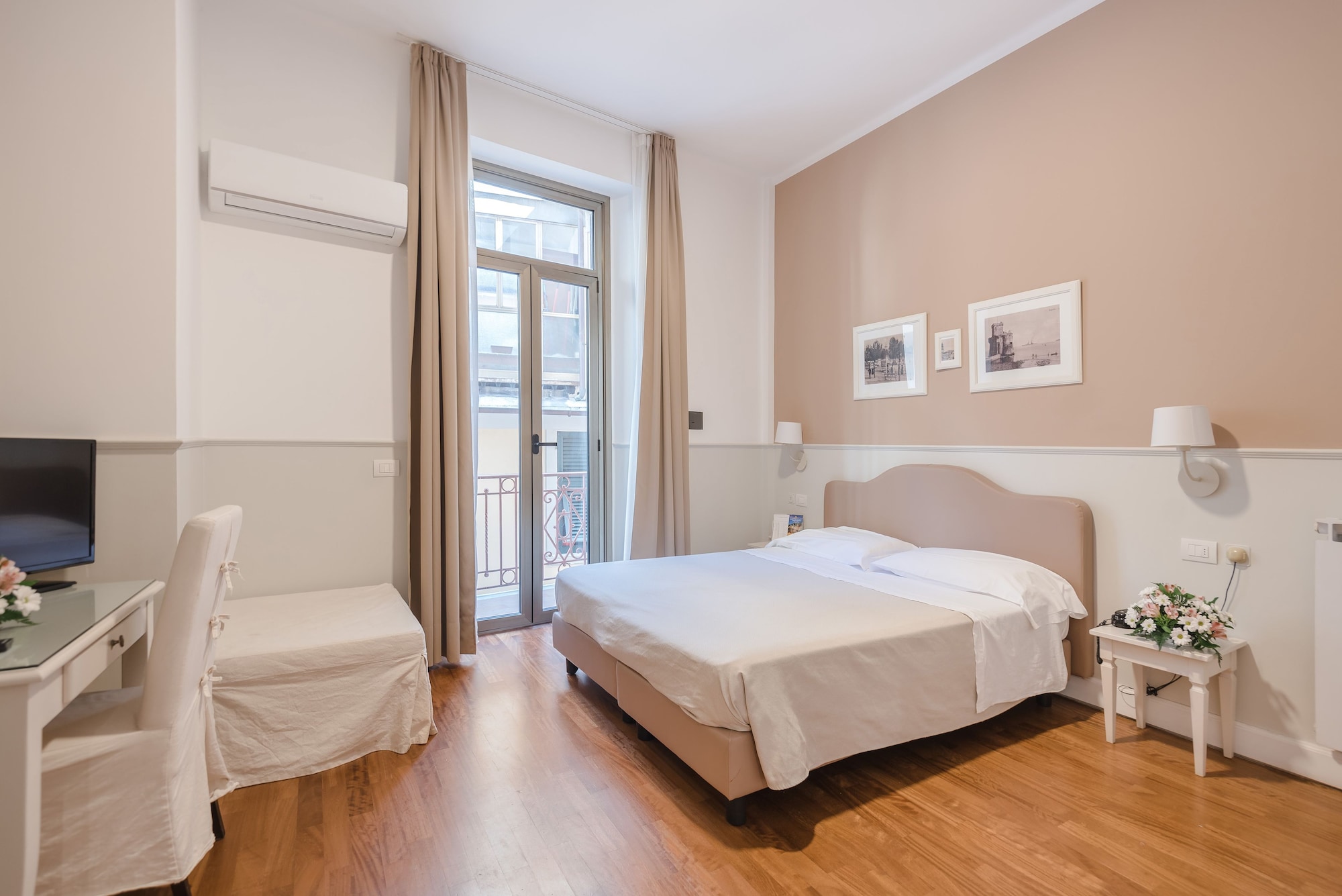 ROOM, DOUBLE BED, MOUNTAIN VIEW